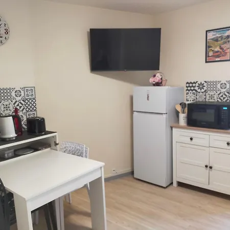 Apartment 2 - Dore Face Aux Thermes - Hyper-centre *